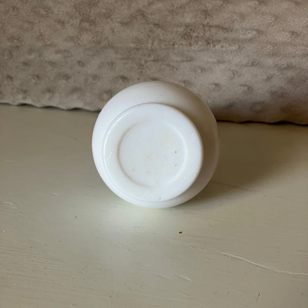 Vintage Avon Strawberries and‎ Cream Bath Foam Milk Glass Bottle